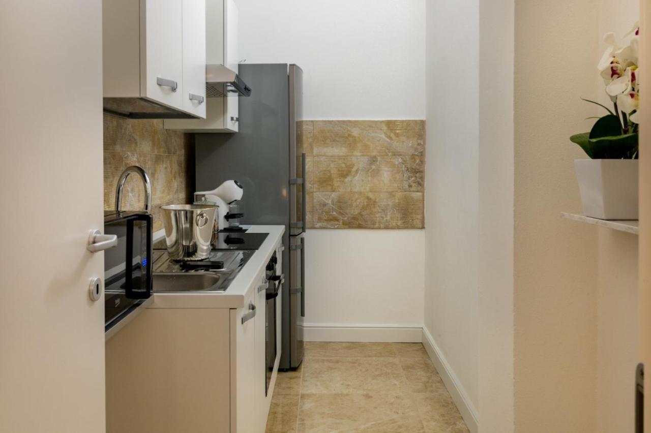 San Babila - Luxury Milanese Apartment Екстер'єр фото