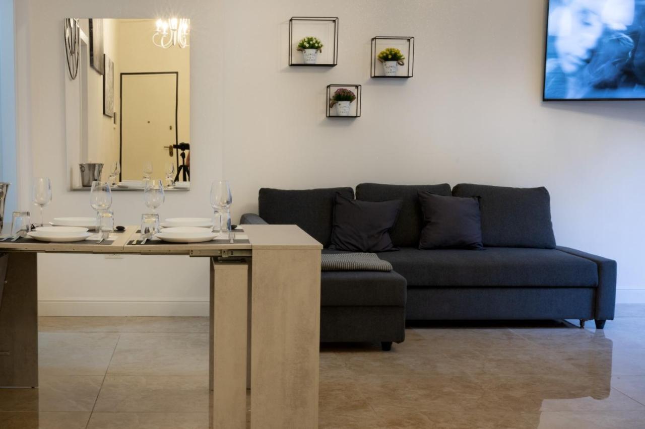San Babila - Luxury Milanese Apartment Екстер'єр фото