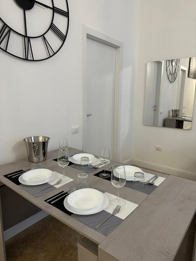 San Babila - Luxury Milanese Apartment Екстер'єр фото