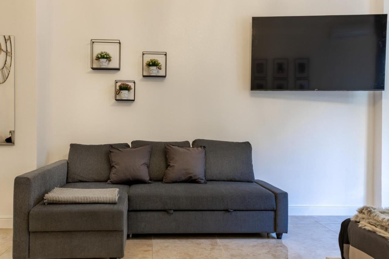 San Babila - Luxury Milanese Apartment Екстер'єр фото