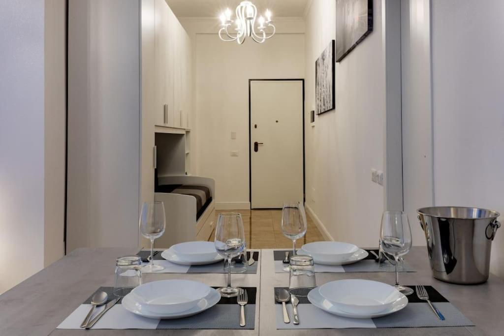 San Babila - Luxury Milanese Apartment Екстер'єр фото