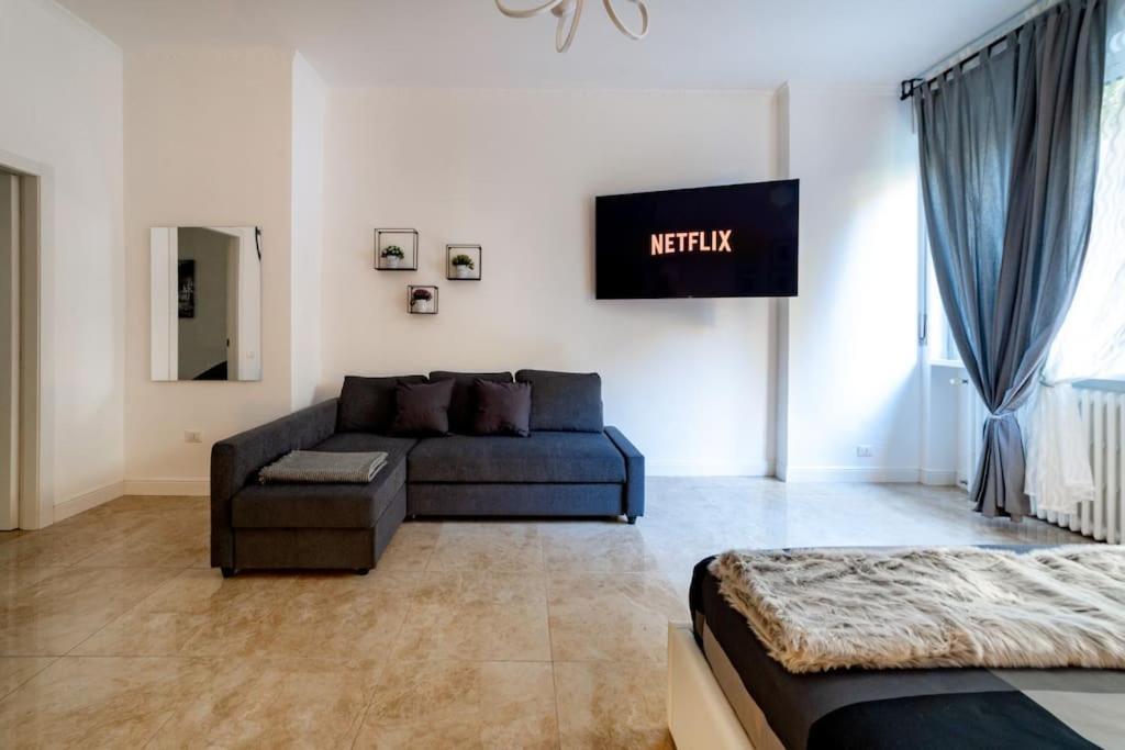 San Babila - Luxury Milanese Apartment Екстер'єр фото