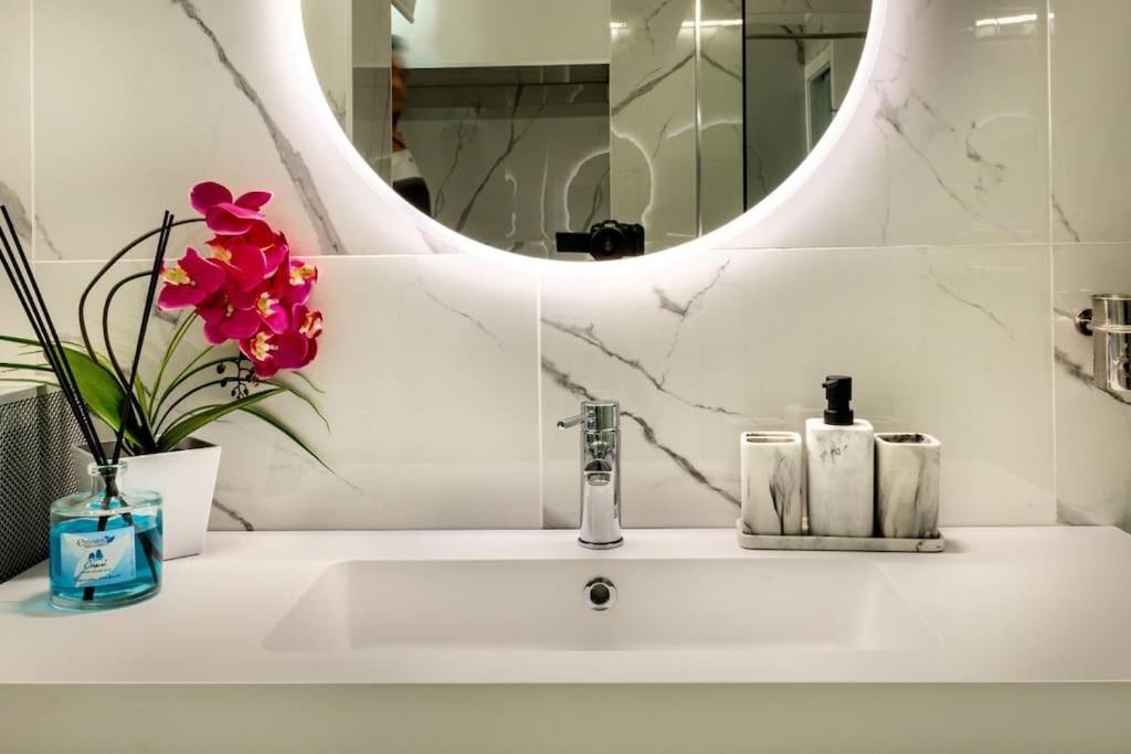San Babila - Luxury Milanese Apartment Екстер'єр фото