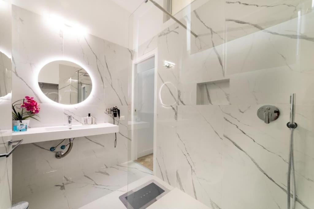 San Babila - Luxury Milanese Apartment Екстер'єр фото