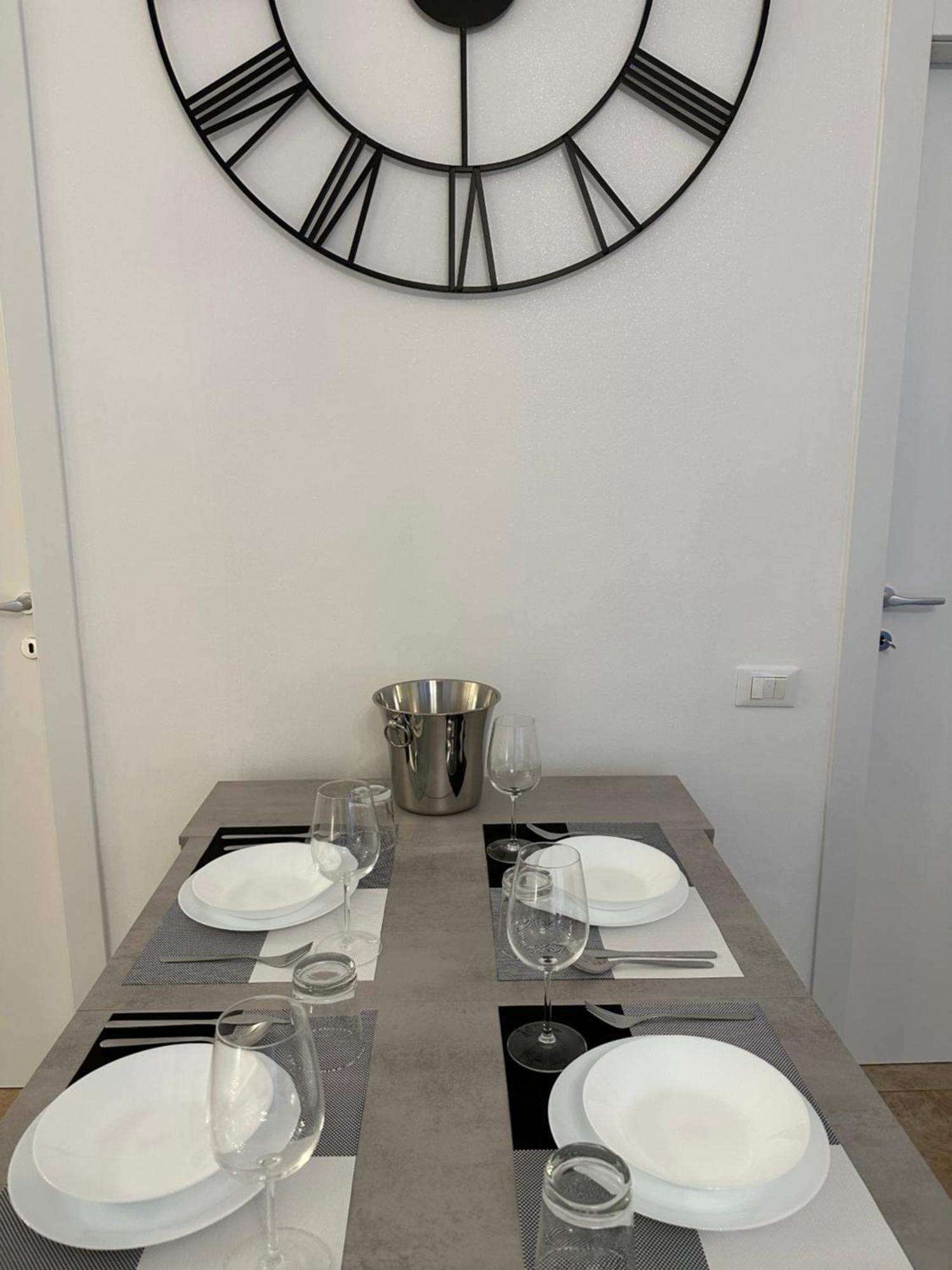 San Babila - Luxury Milanese Apartment Екстер'єр фото